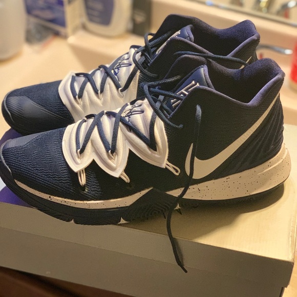 Kyrie 5s TB -Size:14 - Picture 2 of 5